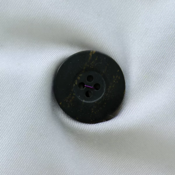 047677