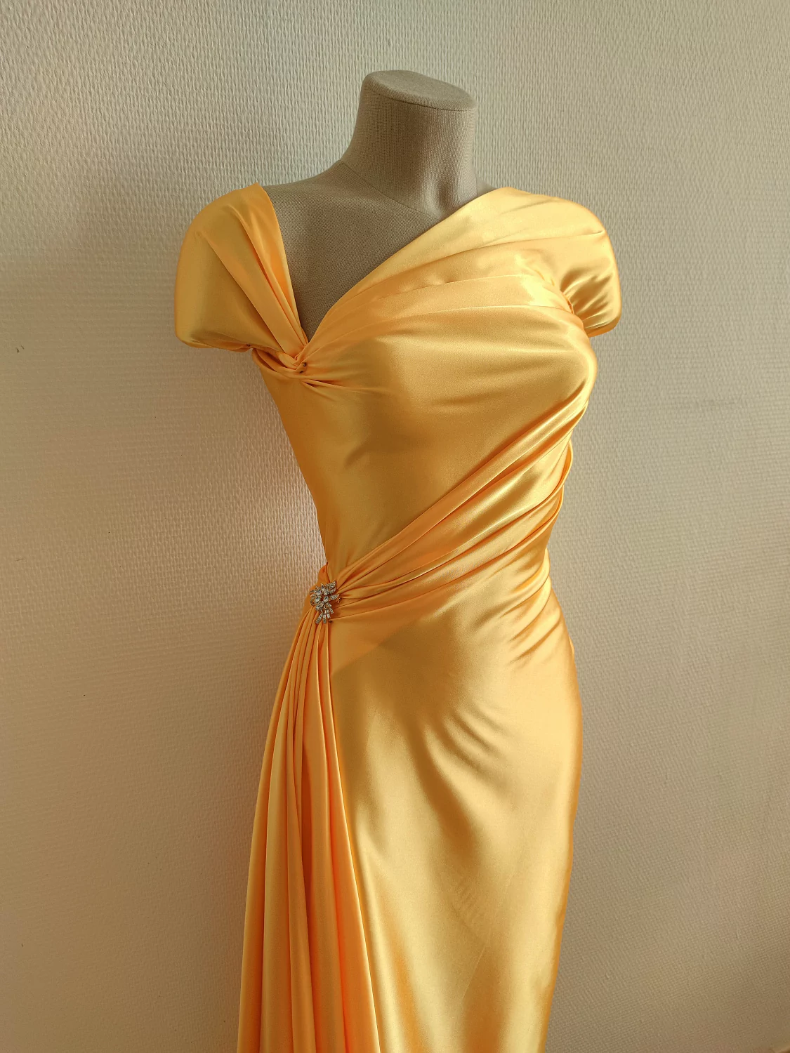 Готовимся к выпускным с нашими тканями!