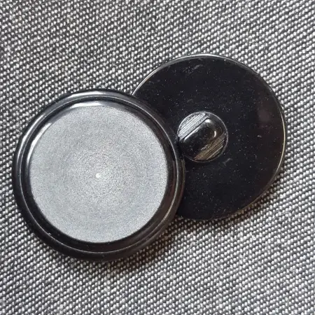 048205
