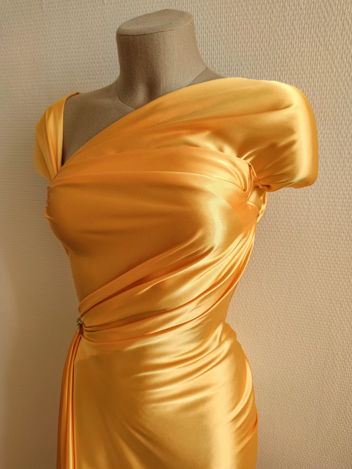 Готовимся к выпускным с нашими тканями!