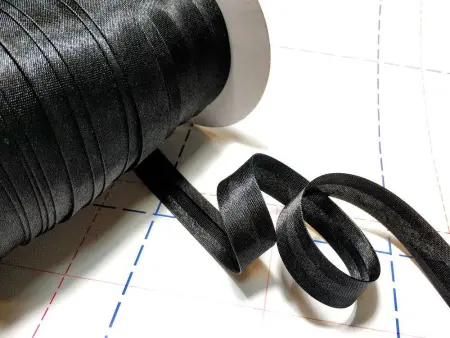 Косая бейка черная